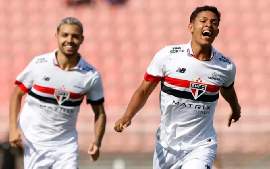 São Paulo supera 'crise' na base e pode fechar o ano com um título nacional