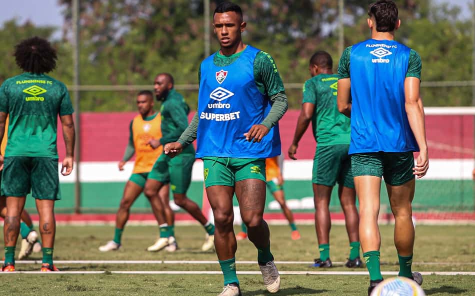Mercado da Bola: Cruzeiro próximo de anunciar ex-Fluminense Marquinhos