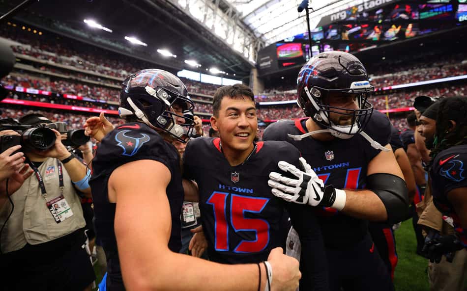 AFP__20241006__2177140845__v1__HighRes__BuffaloBillsVHoustonTexans-scaled-aspect-ratio-512-320