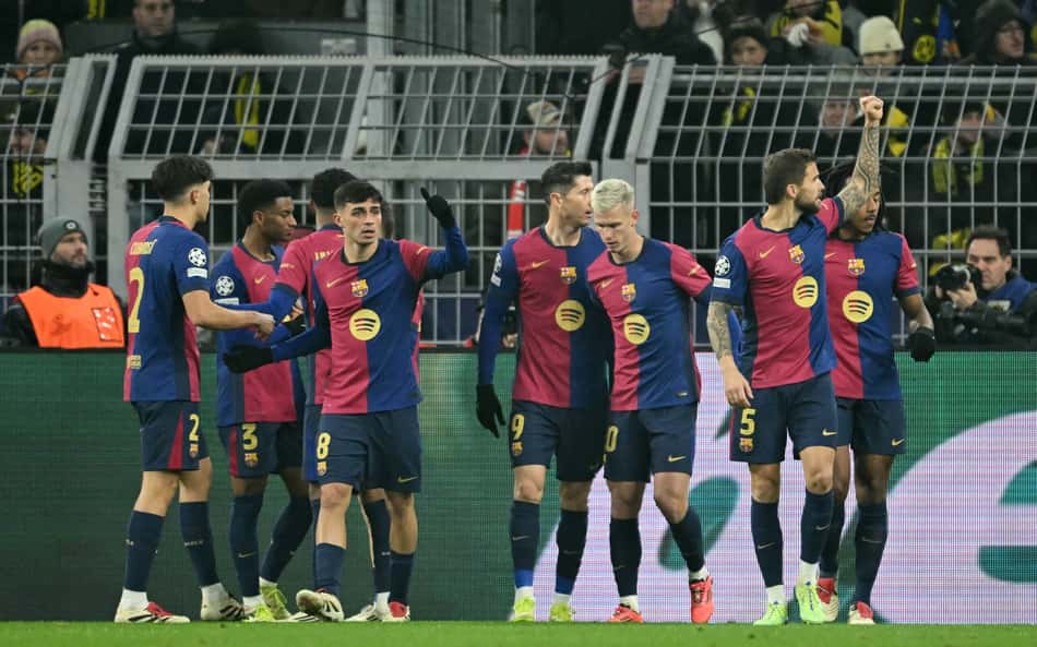 Raphinha leva web ao delírio com gol em Dortmund x Barcelona pela Champions: 'Bola de Ouro'