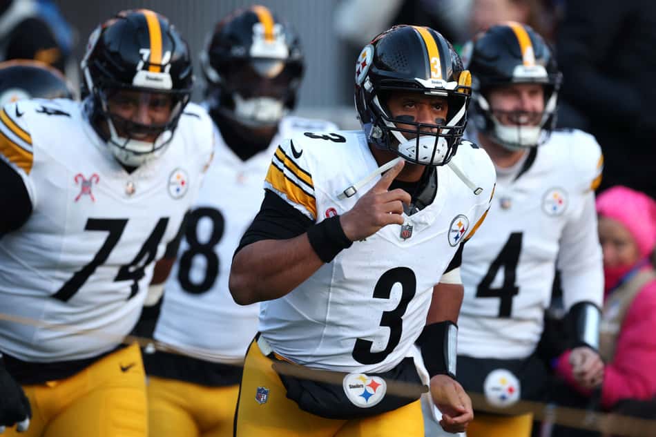 Pittsburgh Steelers v Baltimore Ravens