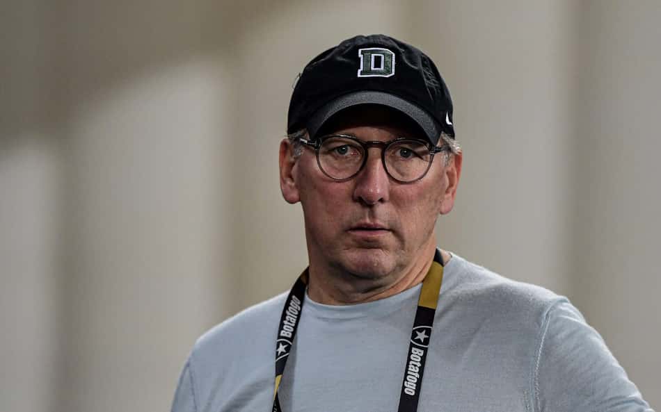John Textor fica para trás em negociação com clube inglês