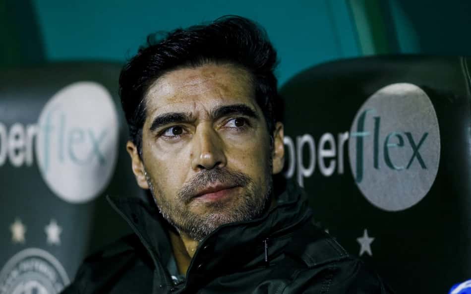 Abel comenta chances de título do Palmeiras no Brasileirão: 'Já esteve nas nossas mãos'