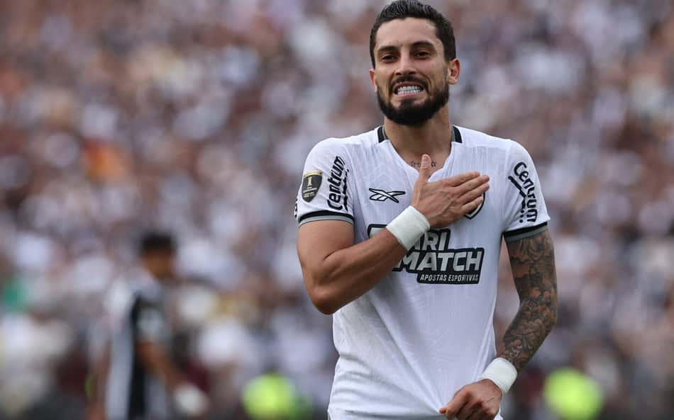 Alex-Telles-comemora-gol-marcado-de-penalti-na-final-da-Libertadores-pelo-Botafogo-contra-o-Atletico-MG-scaled-aspect-ratio-512-320