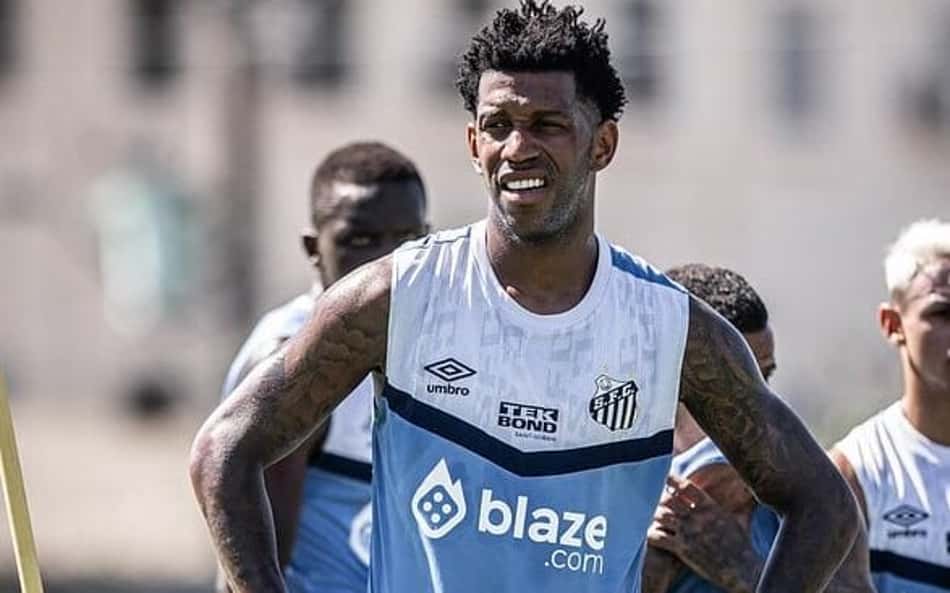 Gil foi quem mais ganhou minutos em campo pelo Santos em 2024; veja ranking