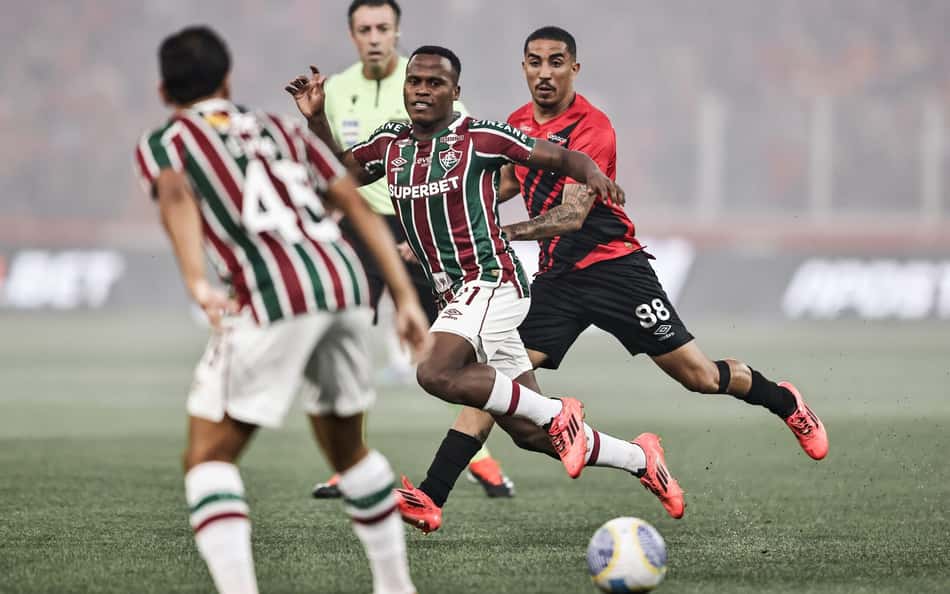 Fluminense arranca empate com Athletico-PR e se afasta da zona de rebaixamento