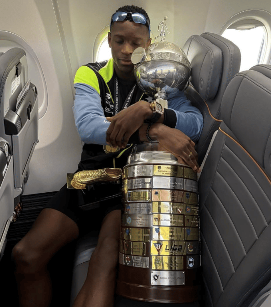 Luiz Henrique foi o melhor jogador do título do Botafogo na Libertadores