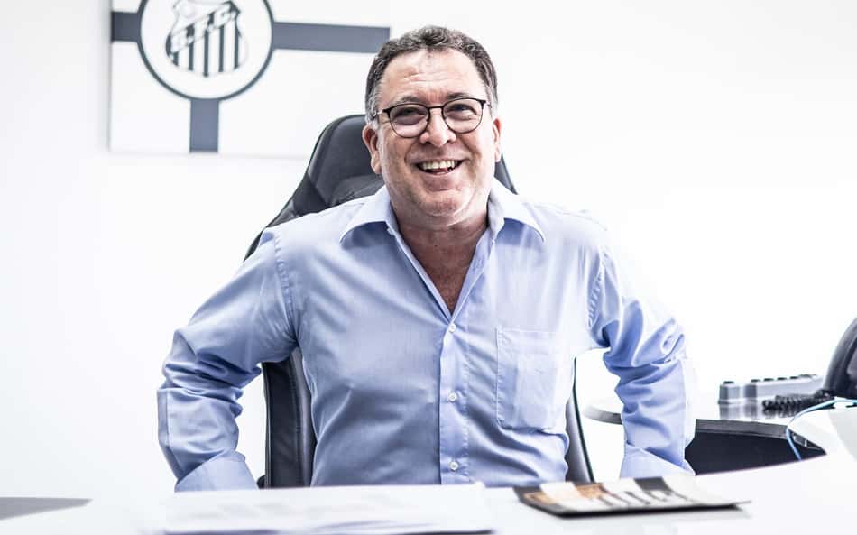 Santos inicia movimentações no mercado em meio à indefinição do novo técnico