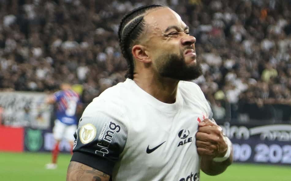 Memphis celebra 'noite mágica': 'Tenho muito mais a dar para o Corinthians'