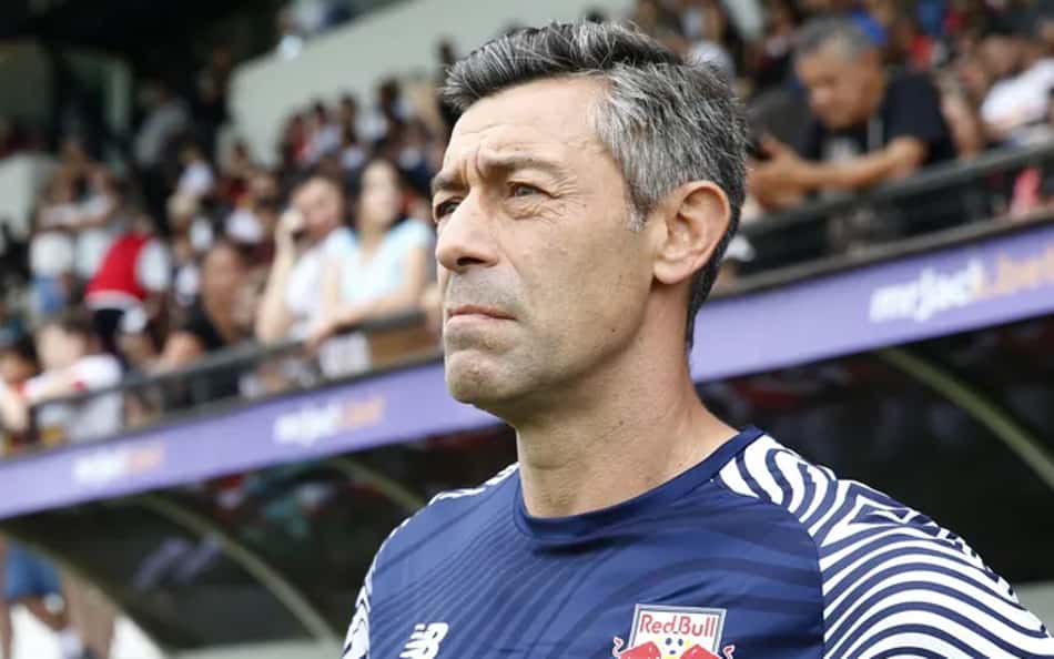 Torcedores do Grêmio se irritam com Pedro Caixinha após anúncio no Santos: 'Piada'