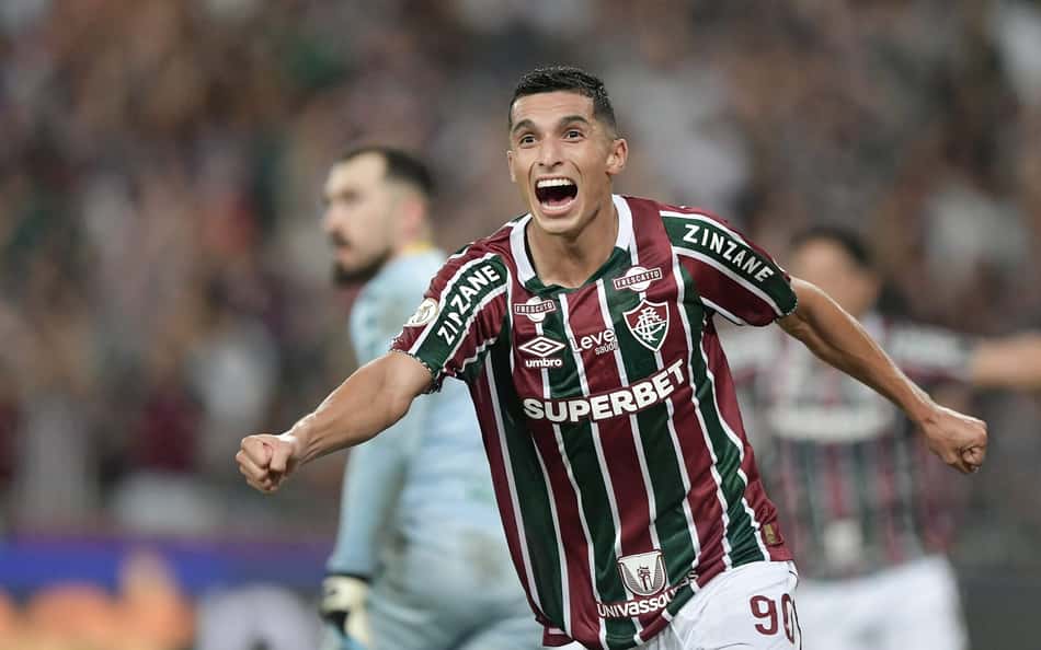 Serna-comemora-gol-marcado-na-vitoria-do-Fluminense-sobre-o-Cuiaba-scaled-aspect-ratio-512-320