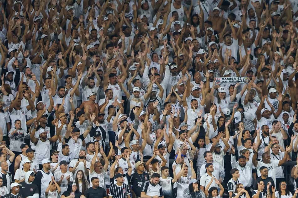 Torcida do Corinthians na Neo Química Arena