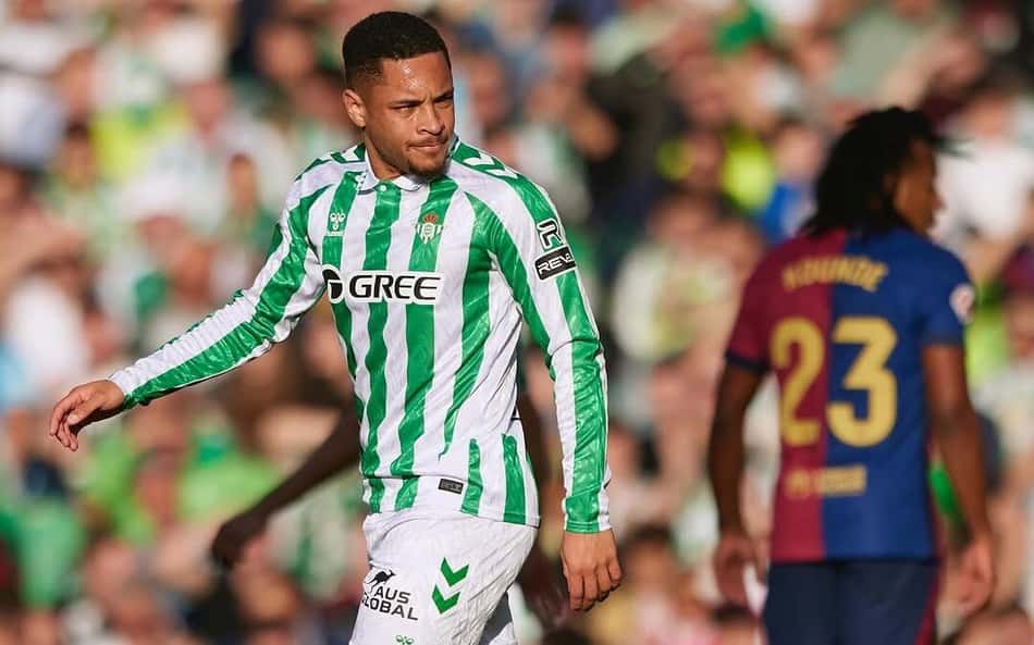 Vitor Roque diz que pensou em desistir do futebol: 'Precisava ser feliz'