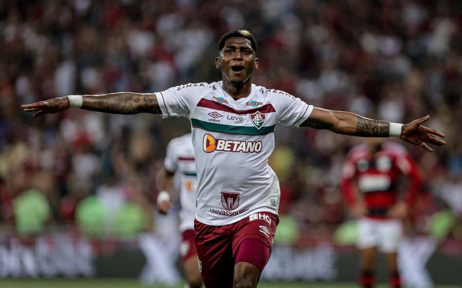 Yony González treina nas férias e estuda propostas para 2025