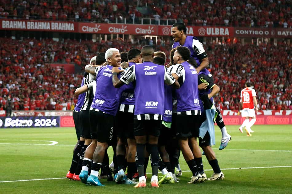 Savarino, jogador do Botafogo, comemora o gol sobre o Internacional, pelo Brasileirão (Foto: Vitor Silva/ Botafogo)