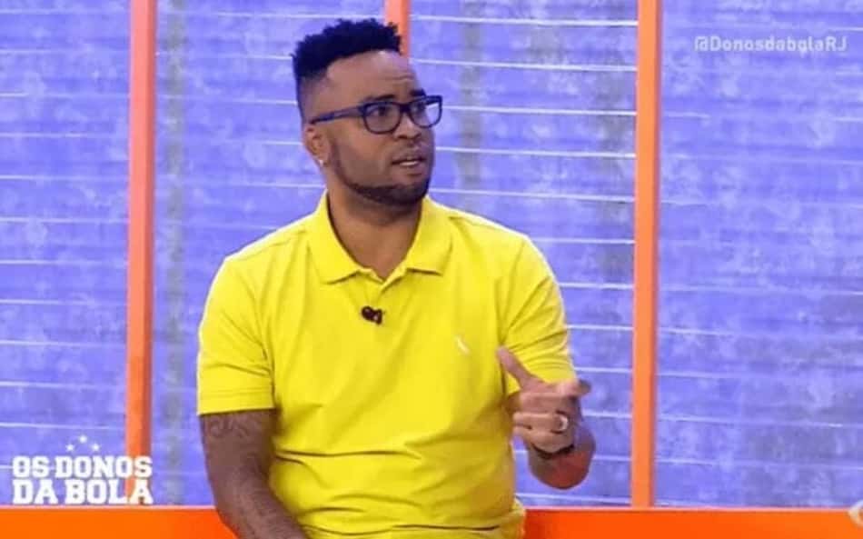 Carlos Alberto manda recado à Globo após atitude do canal: 'Chora não'