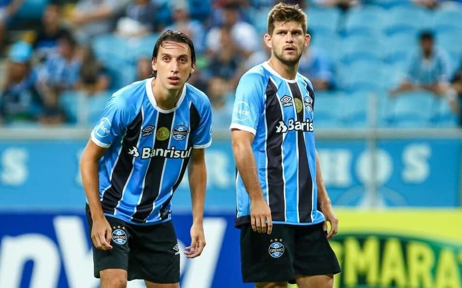Após oito anos, Kannemann se despede da parceria com Geromel: 'Sentimento triste'