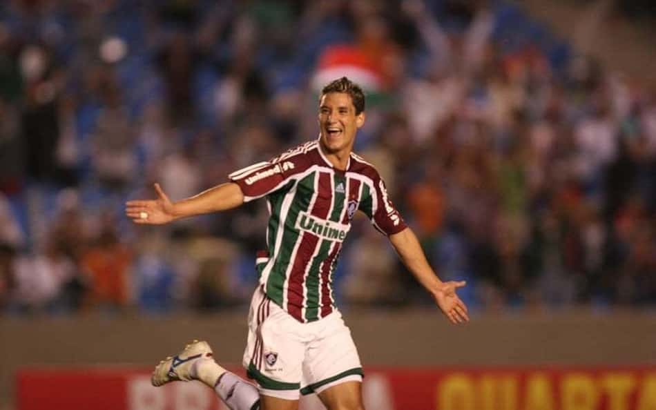 Thiago Neves é eleito o craque da galera na Copa de Pelada: 'Bailezinho'