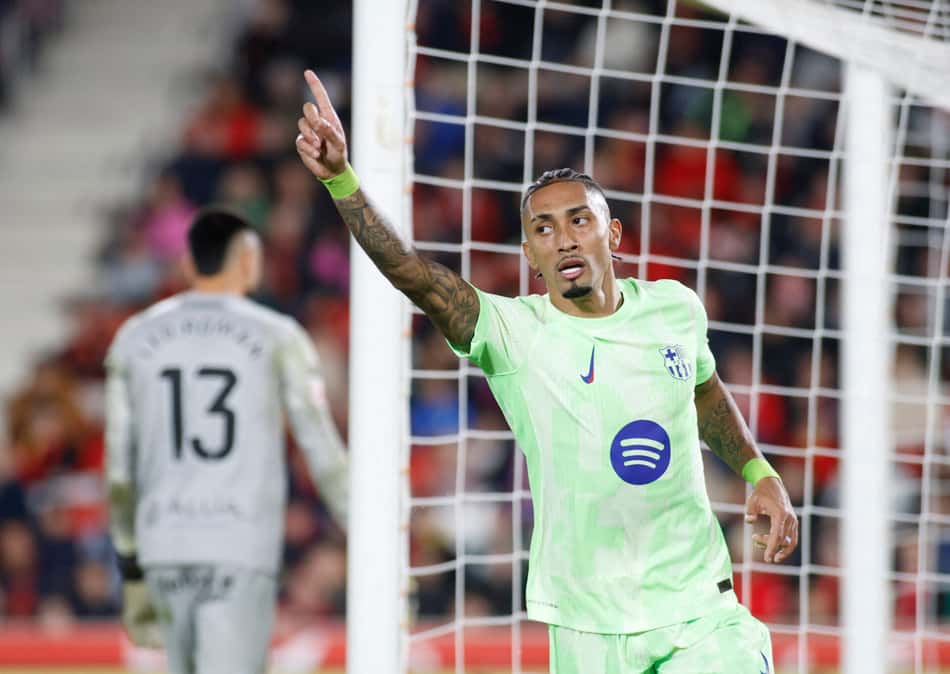 Jogos de hoje: Raphinha celebra o terceiro gol do Barcelona contra o Mallorca, em partida válida pela La Liga 2024/25 (Foto: Jaime Reina/AFP)