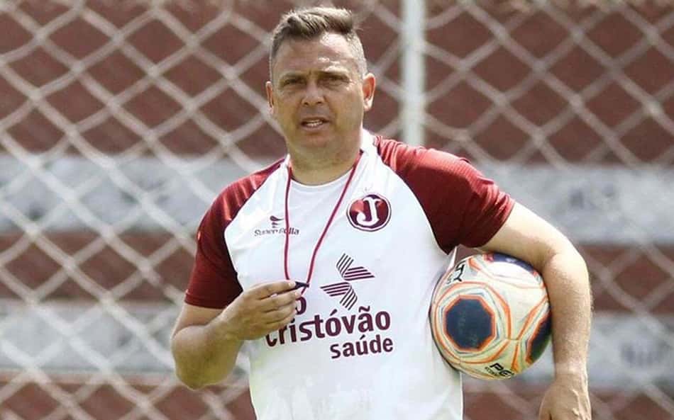 Por onde anda Alex Alves, ex-atacante do Botafogo?