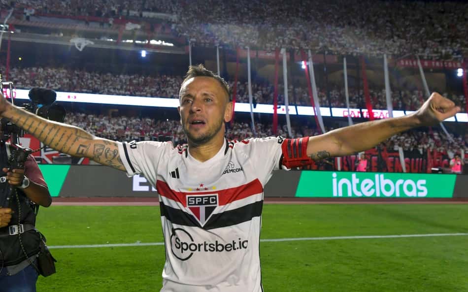 São Paulo e Rafinha não chegam a acordo e lateral não fica no clube