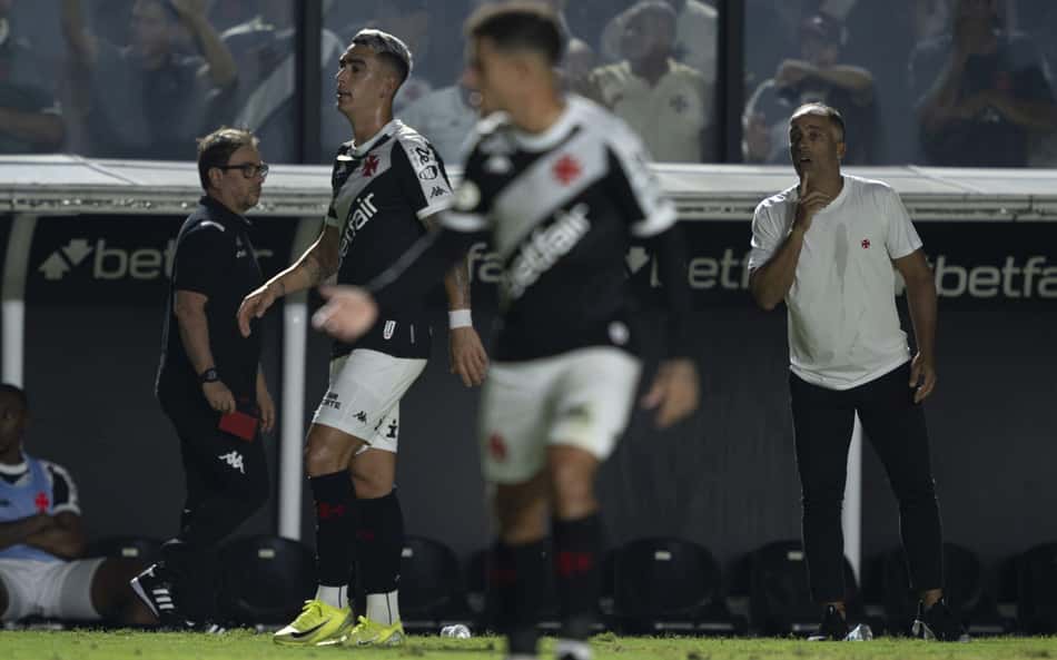 Ex-Vasco critica titular após empate com o Atlético-GO e pede mudanças