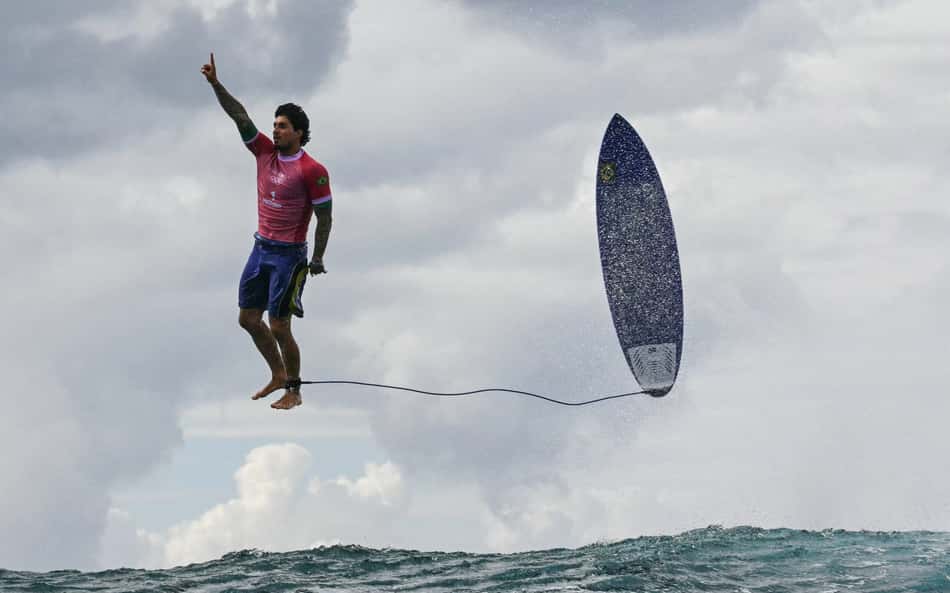Foto de Gabriel Medina nas Olimpíadas ganha 'Oscar' das imagens esportivas