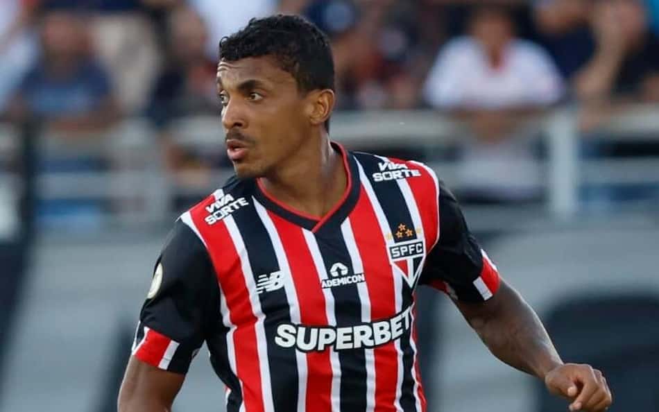 São Paulo: Luiz Gustavo sofre fratura no dedo do pé e vira desfalque por 40 dias