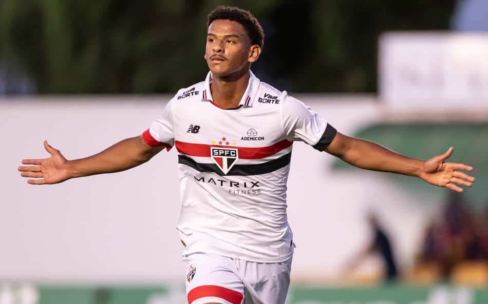 Copinha: Joias observadas por Zubeldía brilham e São Paulo avança na competição
