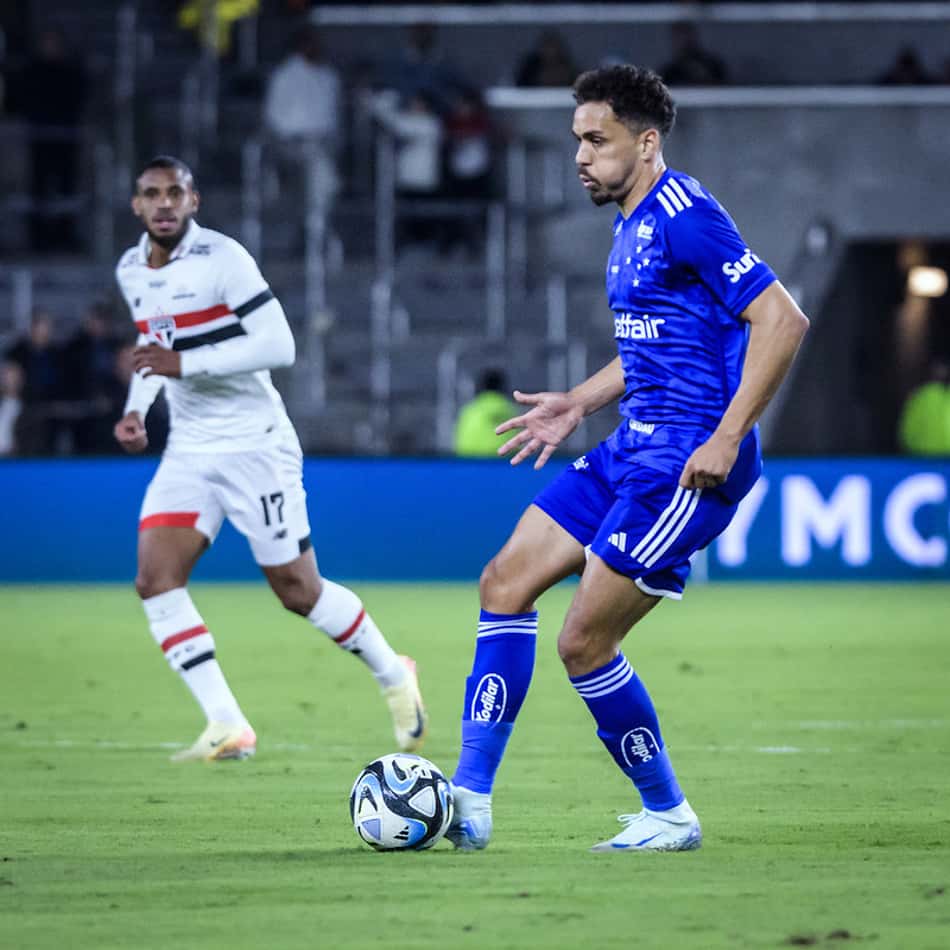 Eduardo, meia do Cruzeiro, no jogo contra o São Paulo, em Orlando (Gustavo Aleixo/Cruzeiro)