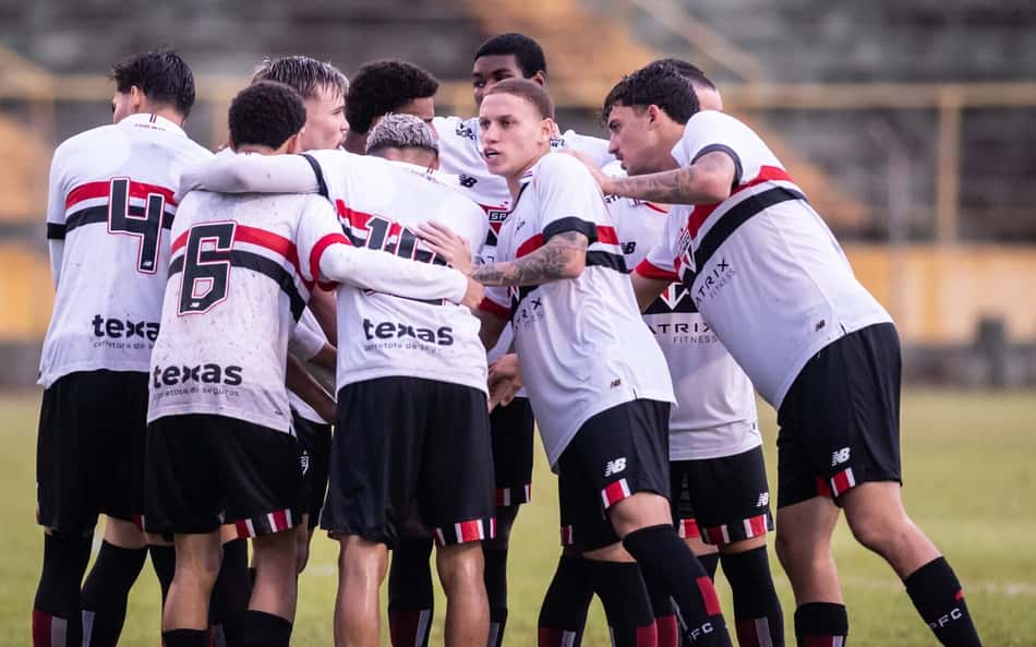 São Paulo define estratégia para reunir elenco na estreia do Paulistão