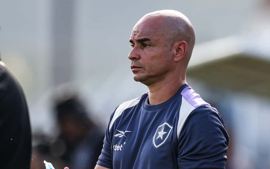 Técnico interino do Botafogo fala sobre planejamento para novo treinador