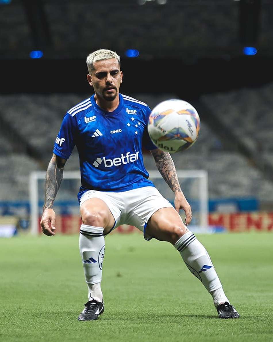 Lateral Fagner do Cruzeiro contra o Tombense, no Mineirão (Foto: Gustavo Martins/Cruzeiro)