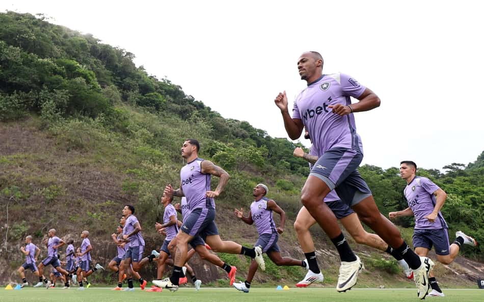 Botafogo 'estreia' time principal contra Fluminense no primeiro clássico do ano