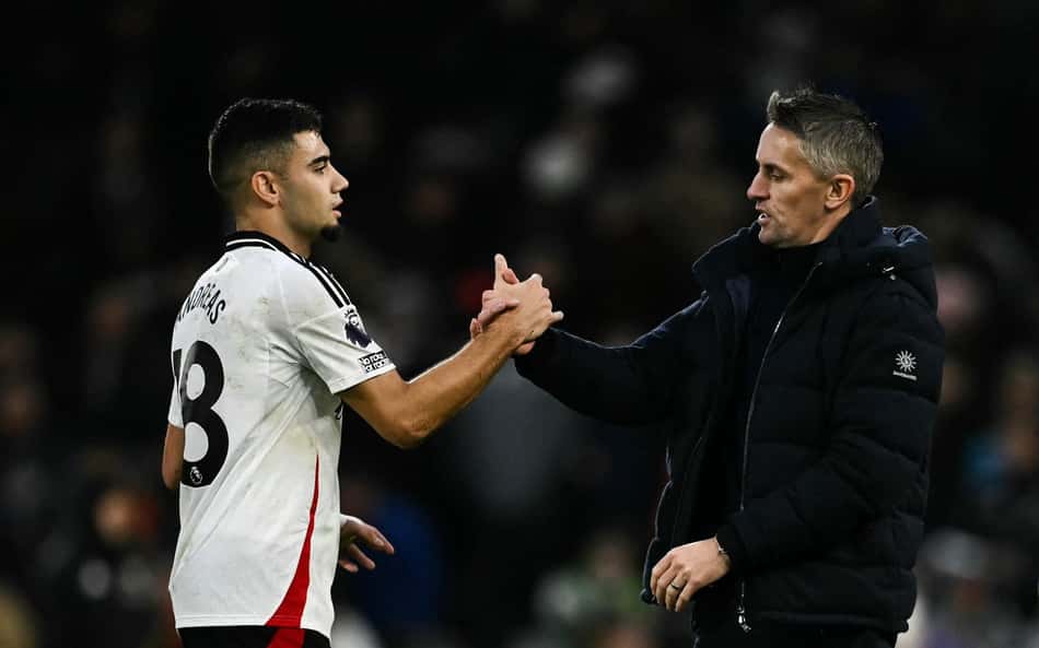 Alvo do Palmeiras, Andreas Pereira comete falha grave em jogo do Fulham