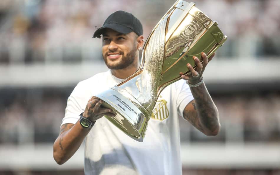 'Meu trono está vazio'. Saiba o que Pelé 'falou' para Neymar