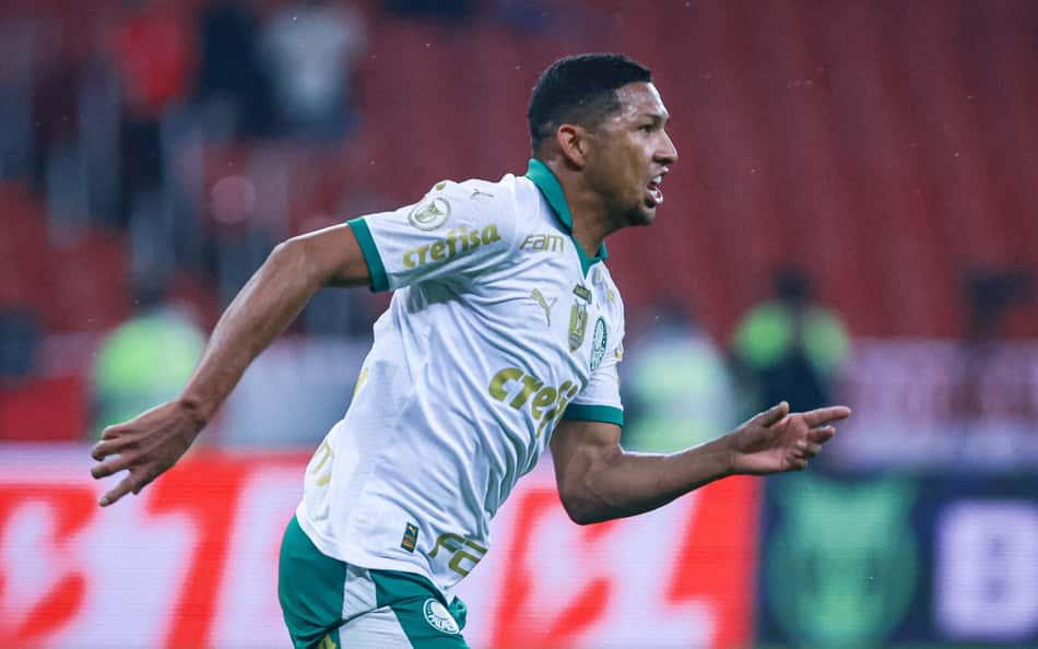 Entenda as dificuldades do Palmeiras para negociar Rony