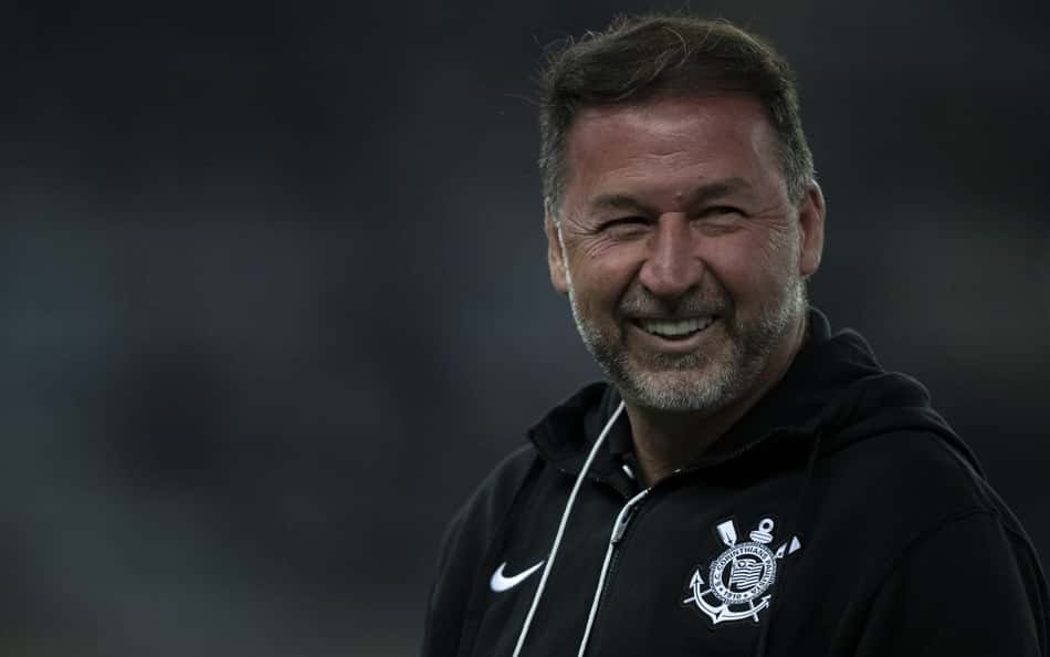 Mercado da Bola: veja as movimentações do Corinthians para 2025