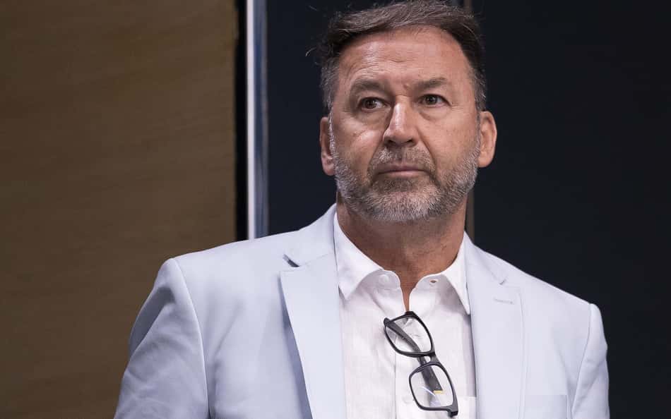 Presidente do Corinthians aposta em novos patrocinadores e detalha busca por reforços