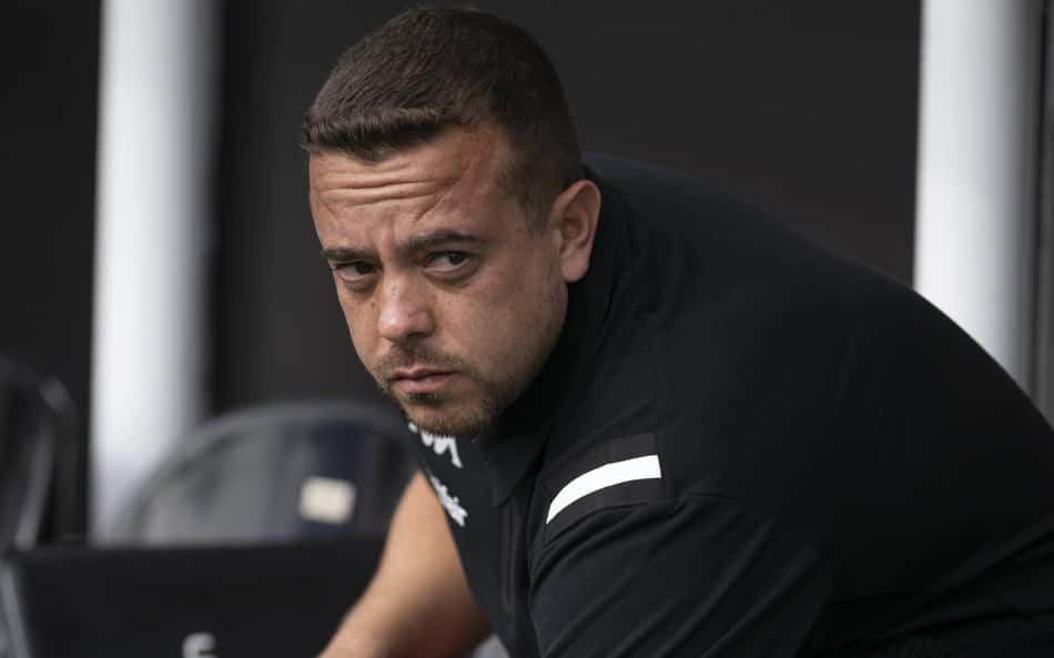 'O importante é evoluir sem perder', diz técnico do Vasco sobre empate com Nova Iguaçu