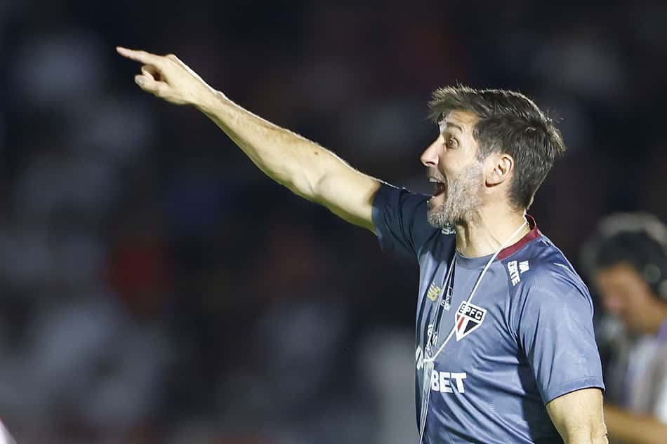 Maxi Cuberas comandou a equipe do São Paulo contra o Botafogo-SP pela estreia do Paulistão.