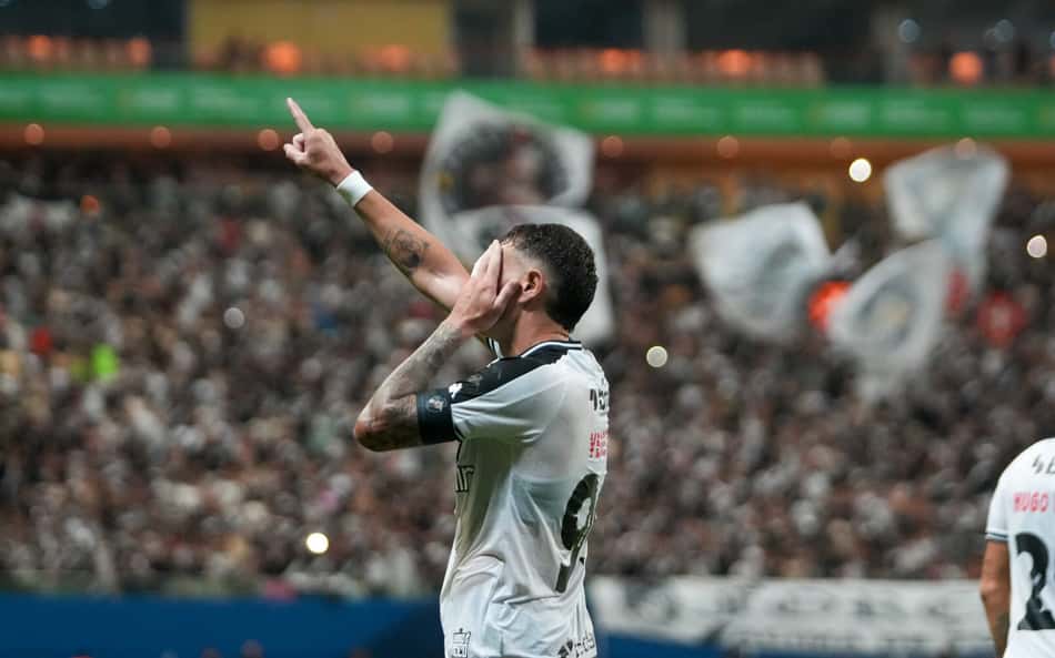 Vegetti abre o jogo após polêmica da renovação com Vasco: 'Fico até que me mandem embora'