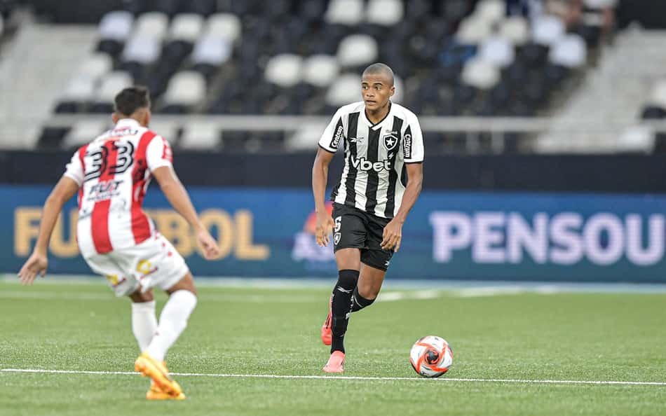 Técnico do Botafogo exalta vitória: 'Hoje conseguimos ser efetivos'