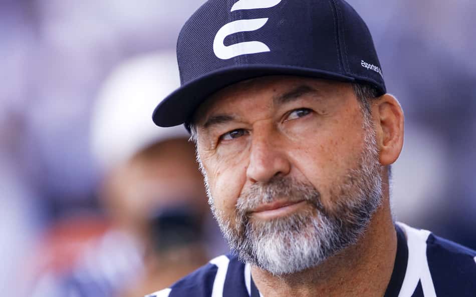 Mercado da Bola: zagueiro é oferecido ao Corinthians, que avalia proposta