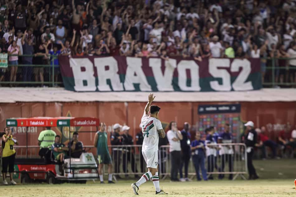 Cano comemora gol marcado pelo Fluminense contra a Portuguesa