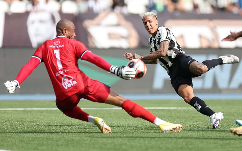 Torcedores do Botafogo detonam titular na estreia do Carioca: 'Constrangedor'