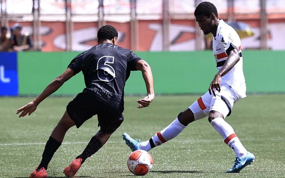 Jogadores do São Paulo provocam Corinthians após título da Copinha