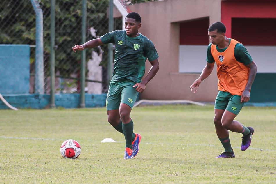 Fluminense faz treino em Lins antes da estreia na Copinha