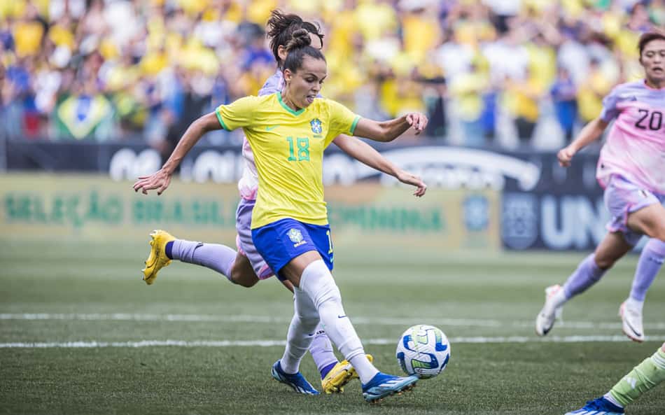 Gabi Portilho exalta Marta e vê Messi como melhor jogador: 'É fora do normal'