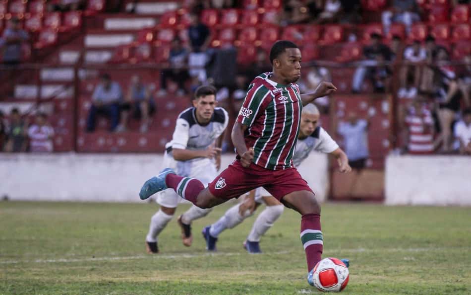 João Lourenço marca dois, e Fluminense vence na estreia da Copinha